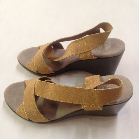 Charleston Shoe Co. Gibbes Metallic Gold Wedges - Picture 6 of 10